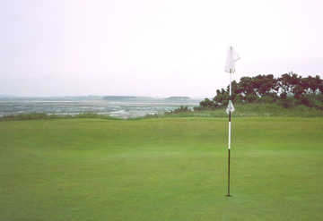 St. Andrews: Eden Course - 3rd green ( Photo by Kiel Christianson )